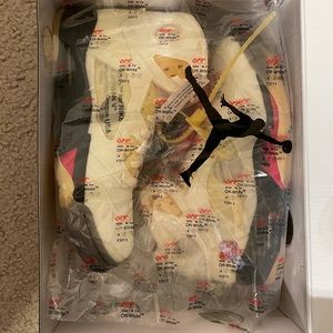 Off White x Jordan 5 SP “Sail”